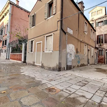 Cannaregio With Garden By Wonderful Italy *