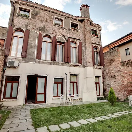 Cannaregio With Garden By Wonderful Italy